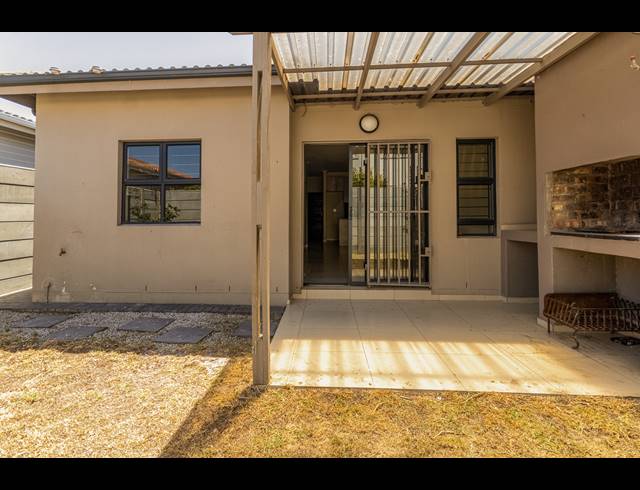 3 BEDROOM FREEHOLD FOR SALE IN PARKLANDS NORTH